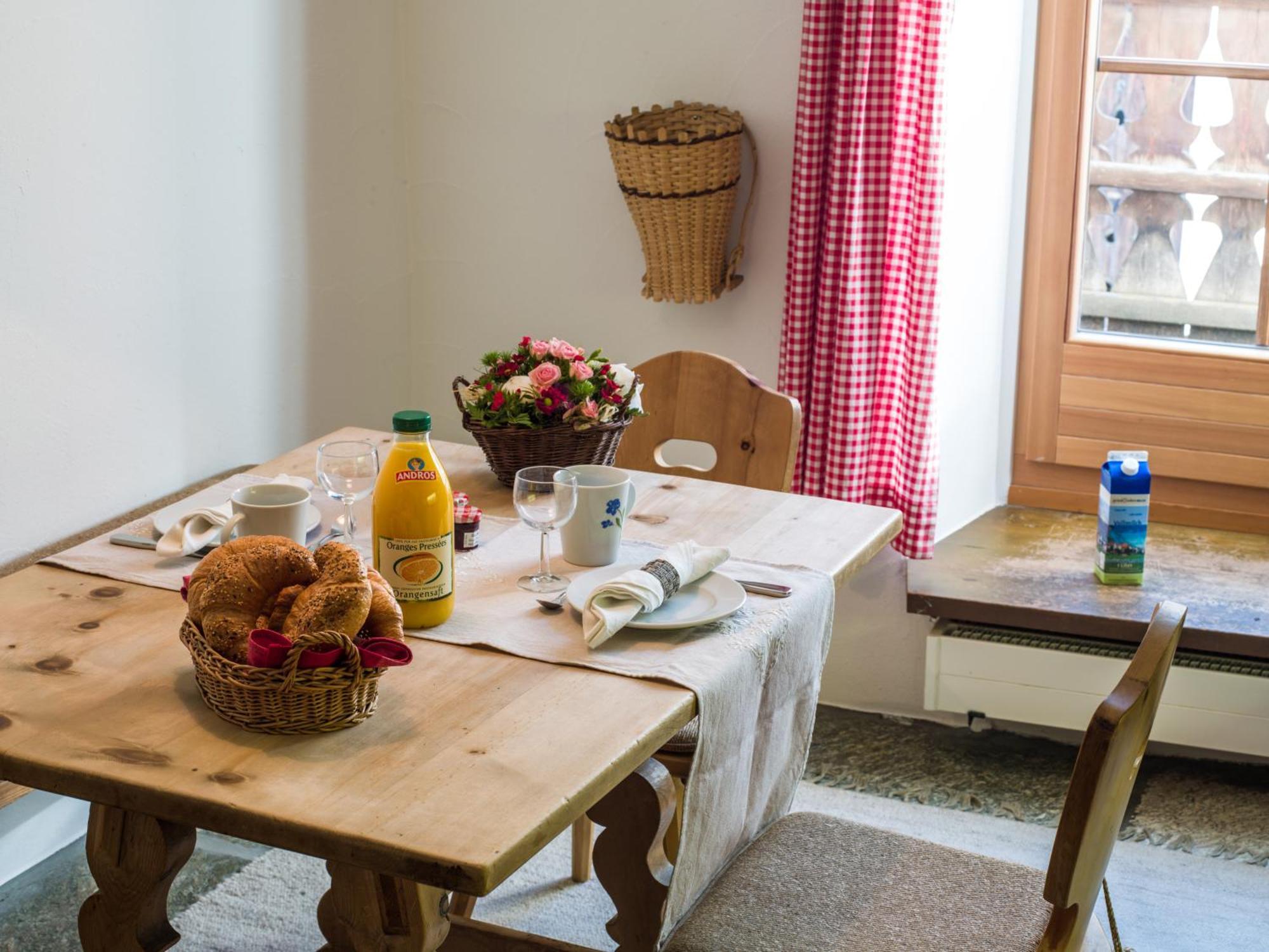 Chesa Michel Apartment Bever Phòng bức ảnh