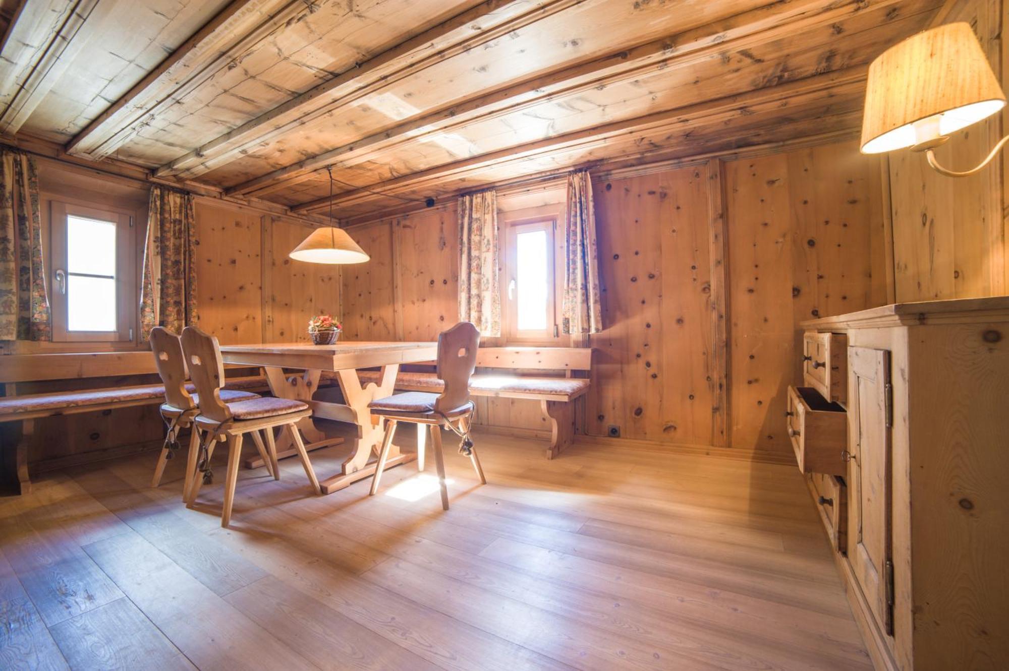 Chesa Michel Apartment Bever Phòng bức ảnh