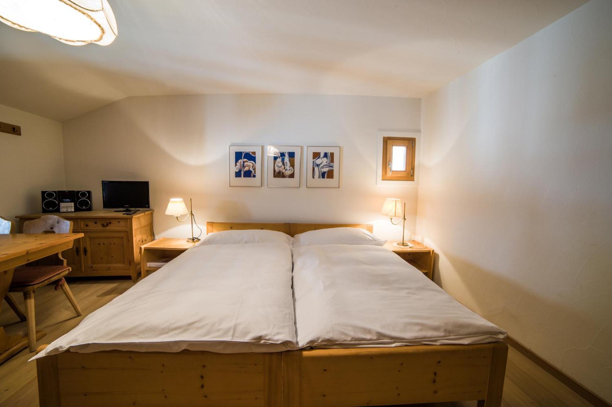 Chesa Michel Apartment Bever Ngoại thất bức ảnh